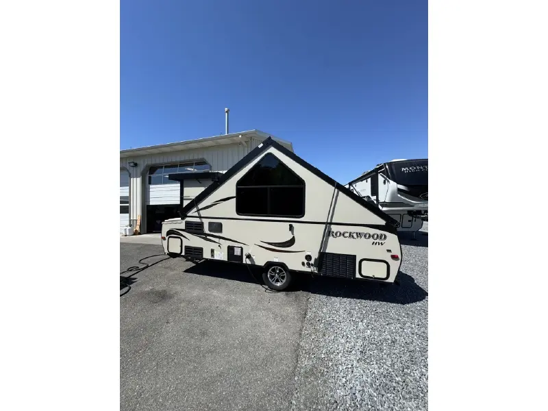 2017 FOREST RIVER ROCKWOOD PREMIER 214A HW