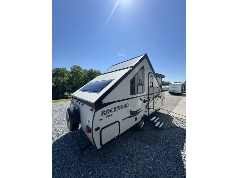 2017 FOREST RIVER ROCKWOOD PREMIER 214A HW