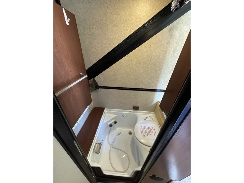 2017 FOREST RIVER ROCKWOOD PREMIER 214A HW