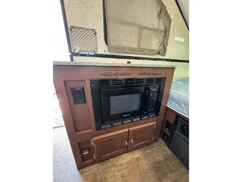 2017 FOREST RIVER ROCKWOOD PREMIER 214A HW