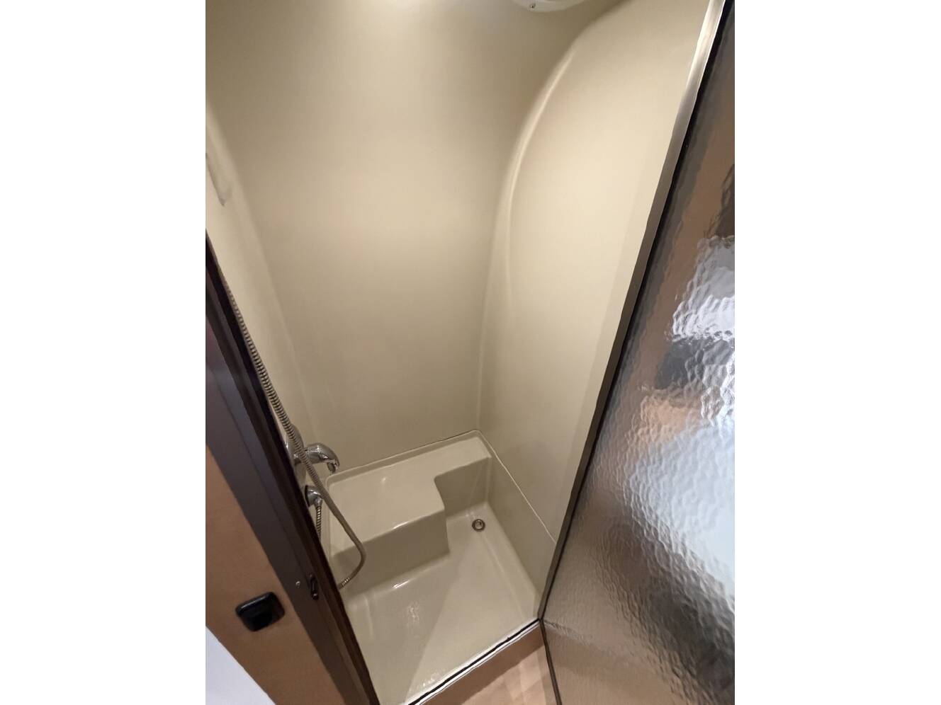 A photo of this 2010 Airstream FLYING CLOUD 25FB QUEEN