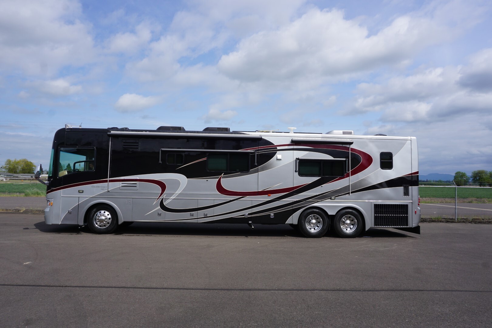 2009 Country Coach INSPIRE in junction city OR