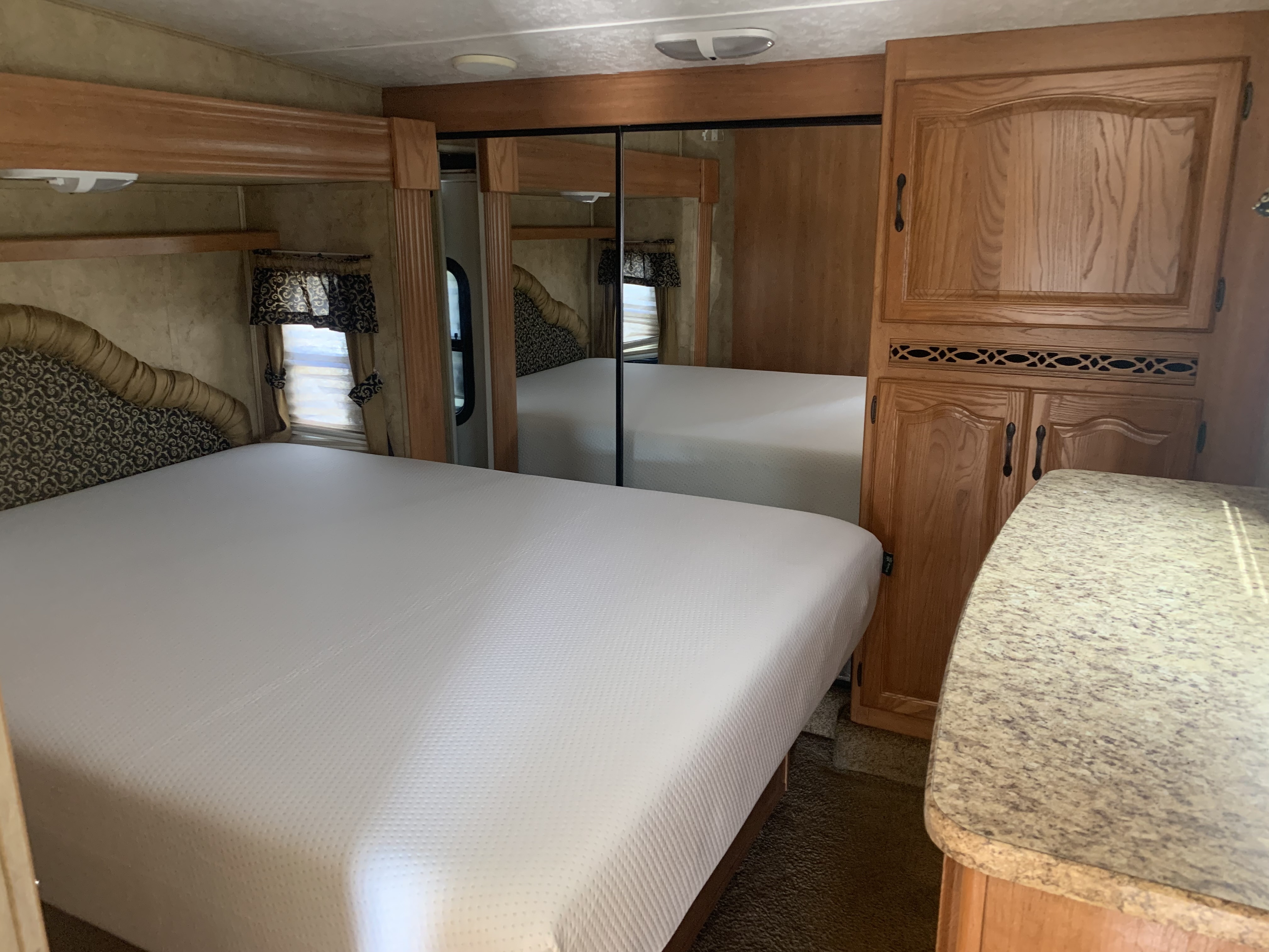2009 Keystone MONTANA MOUNTAINEER 295RKD in north charleston SC