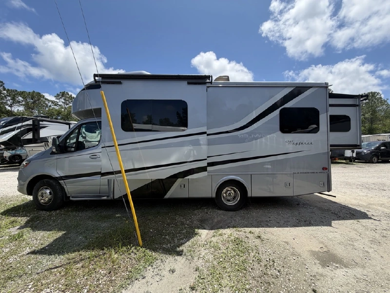 2020 TIFFIN MOTORHOMES WAYFARER 24 BW