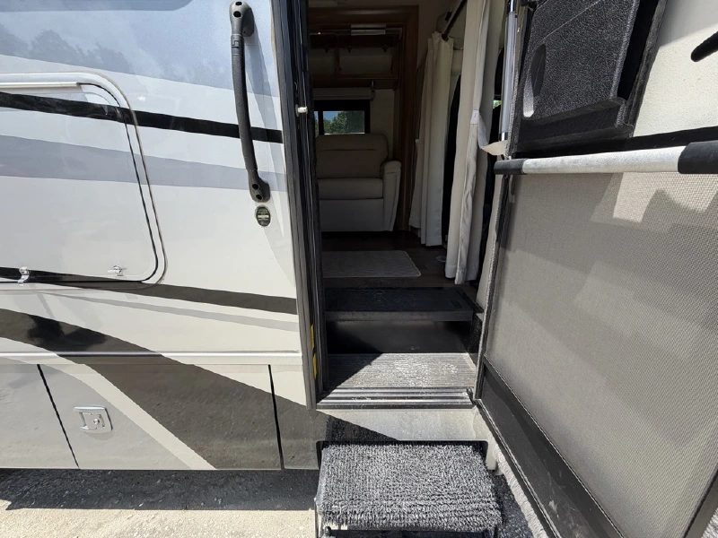 2020 TIFFIN MOTORHOMES WAYFARER 24 BW