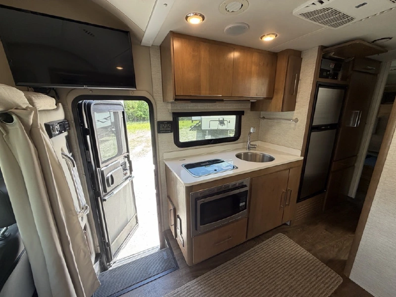 2020 TIFFIN MOTORHOMES WAYFARER 24 BW