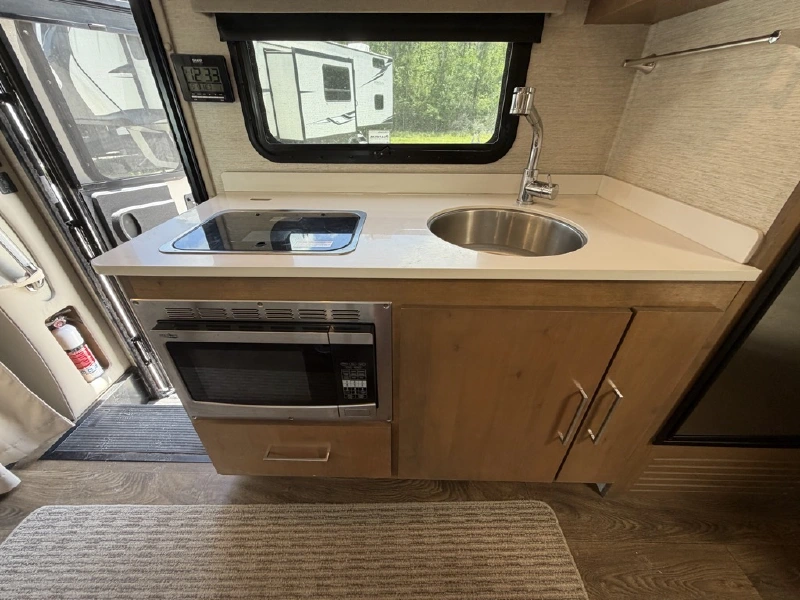 2020 TIFFIN MOTORHOMES WAYFARER 24 BW