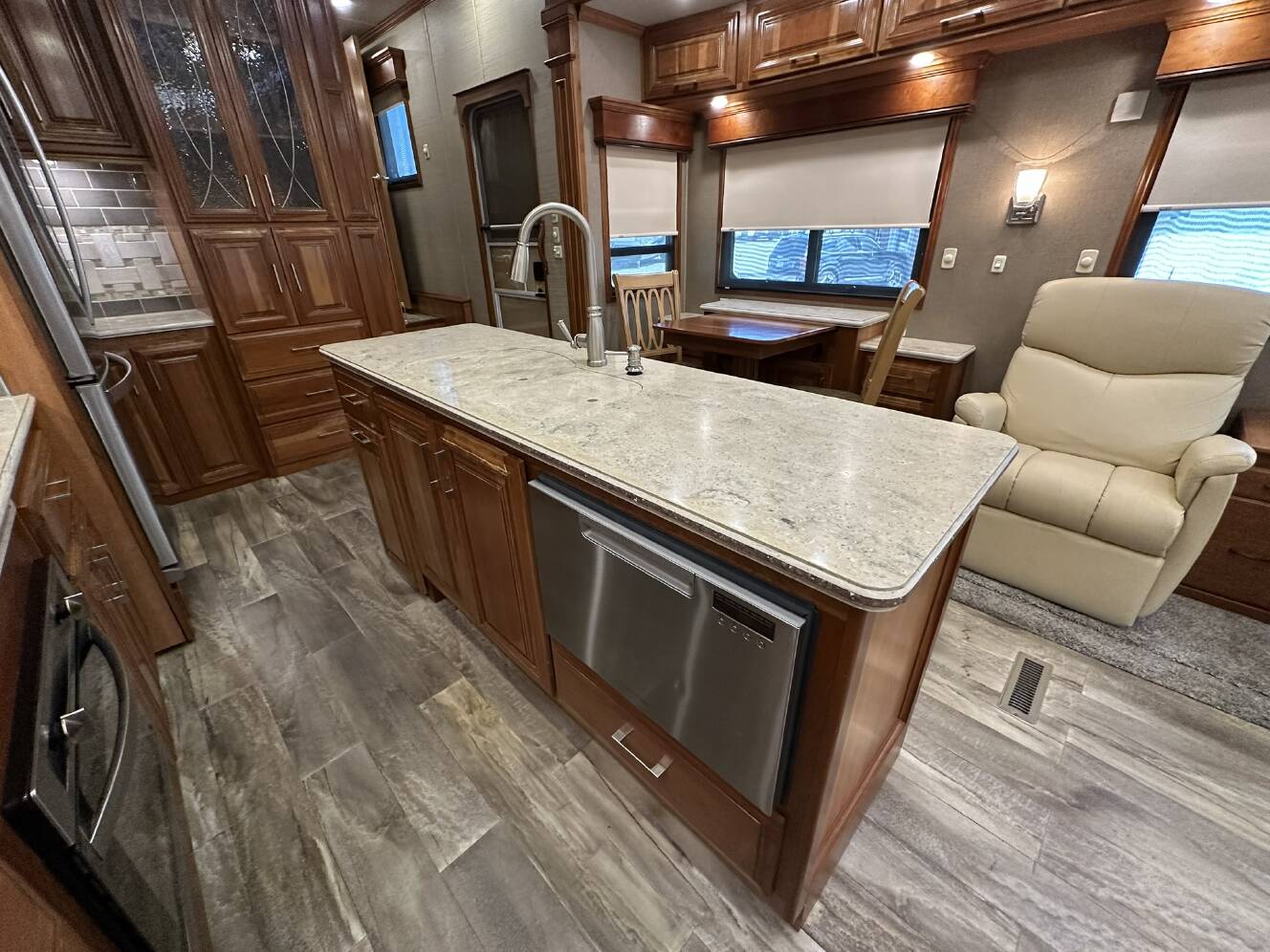 A photo of this 2018 DRV MOBILE SUITES 38RSSA