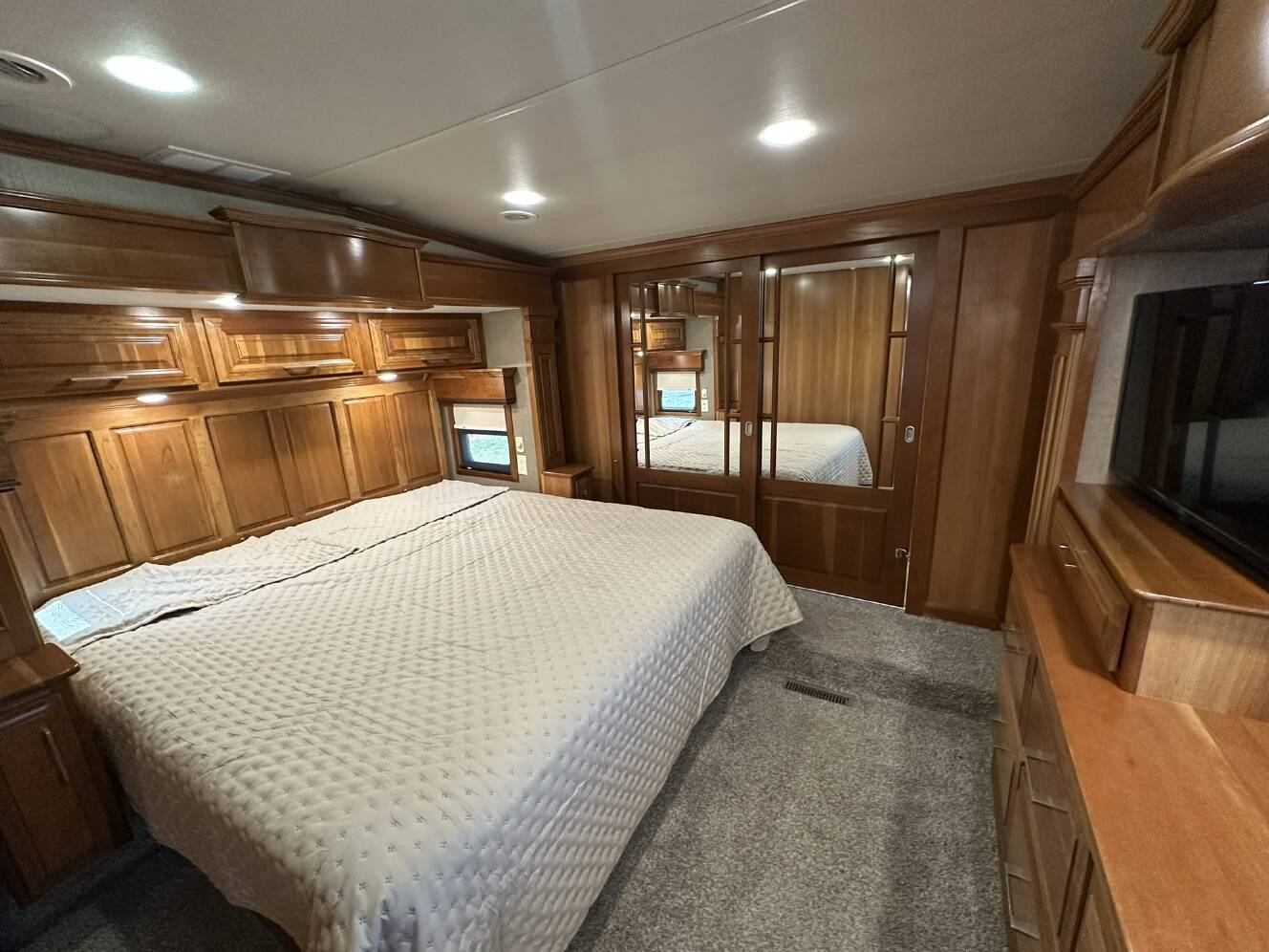 A photo of this 2018 DRV MOBILE SUITES 38RSSA