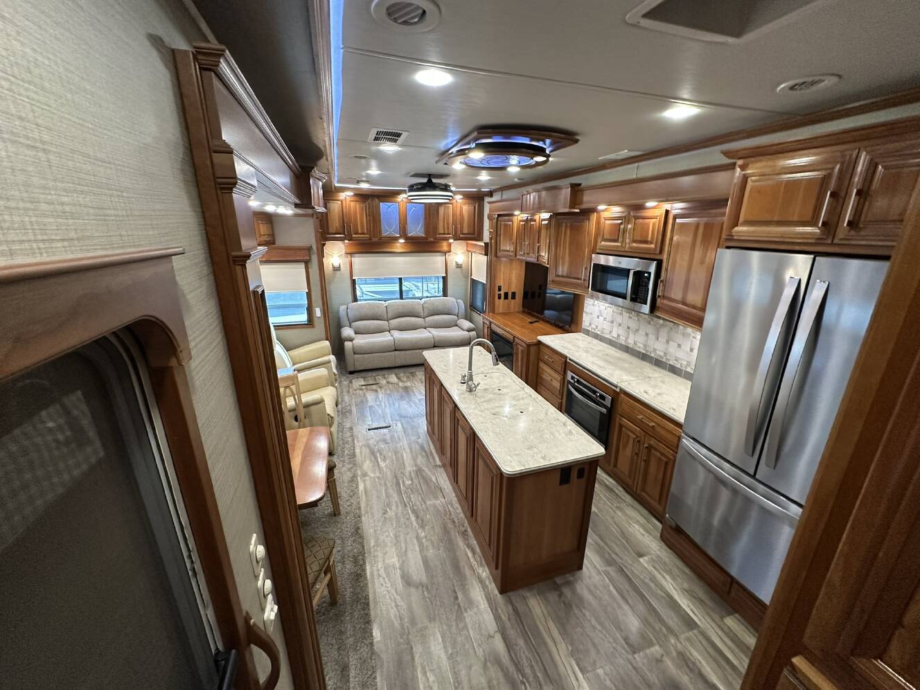 A photo of this 2018 DRV MOBILE SUITES 38RSSA
