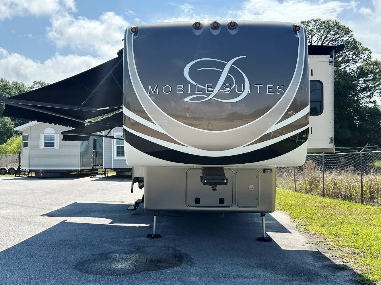A photo of this 2018 DRV MOBILE SUITES 38RSSA