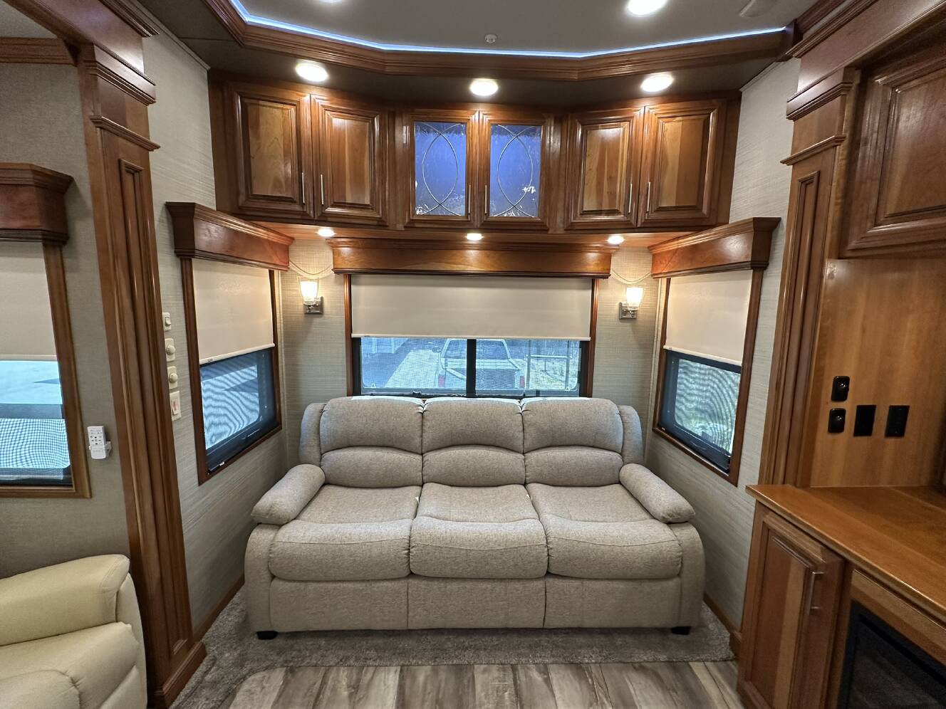 A photo of this 2018 DRV MOBILE SUITES 38RSSA