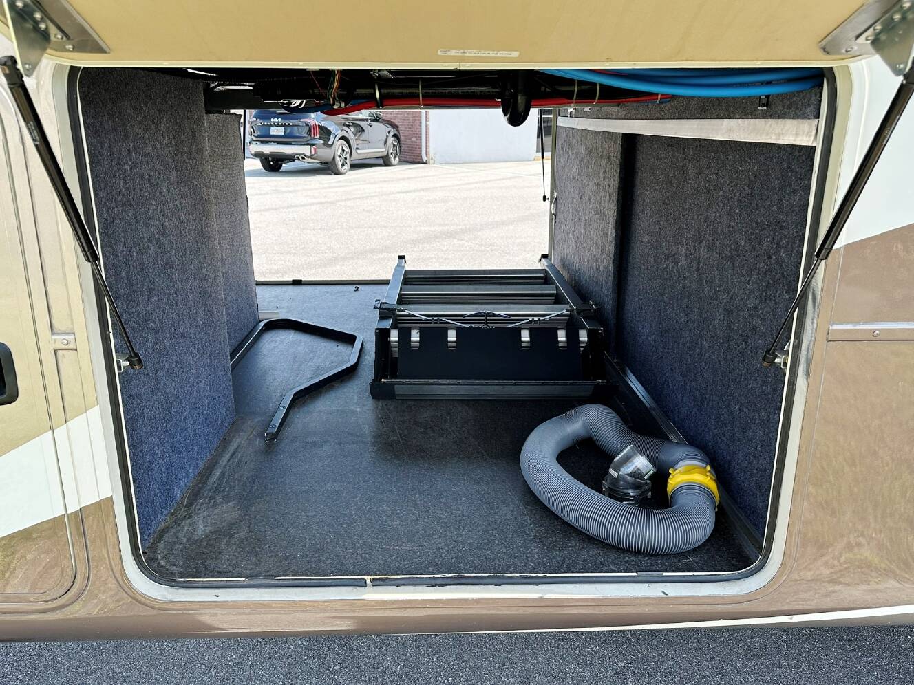 A photo of this 2018 DRV MOBILE SUITES 38RSSA