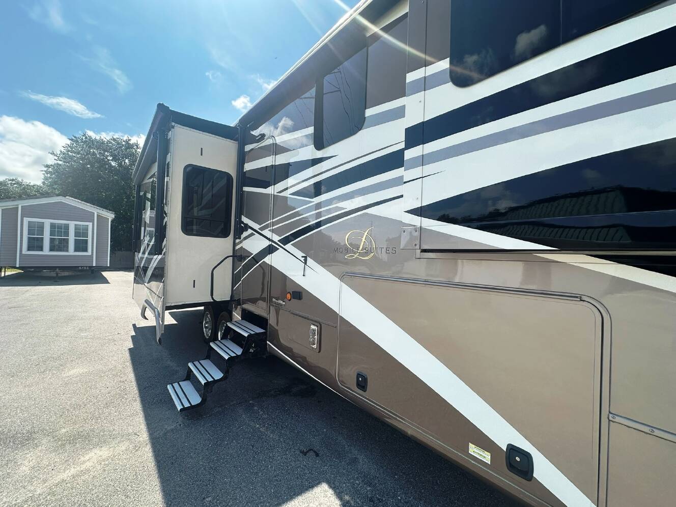 A photo of this 2018 DRV MOBILE SUITES 38RSSA