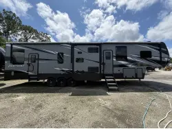 2020 KEYSTONE RAPTOR 429