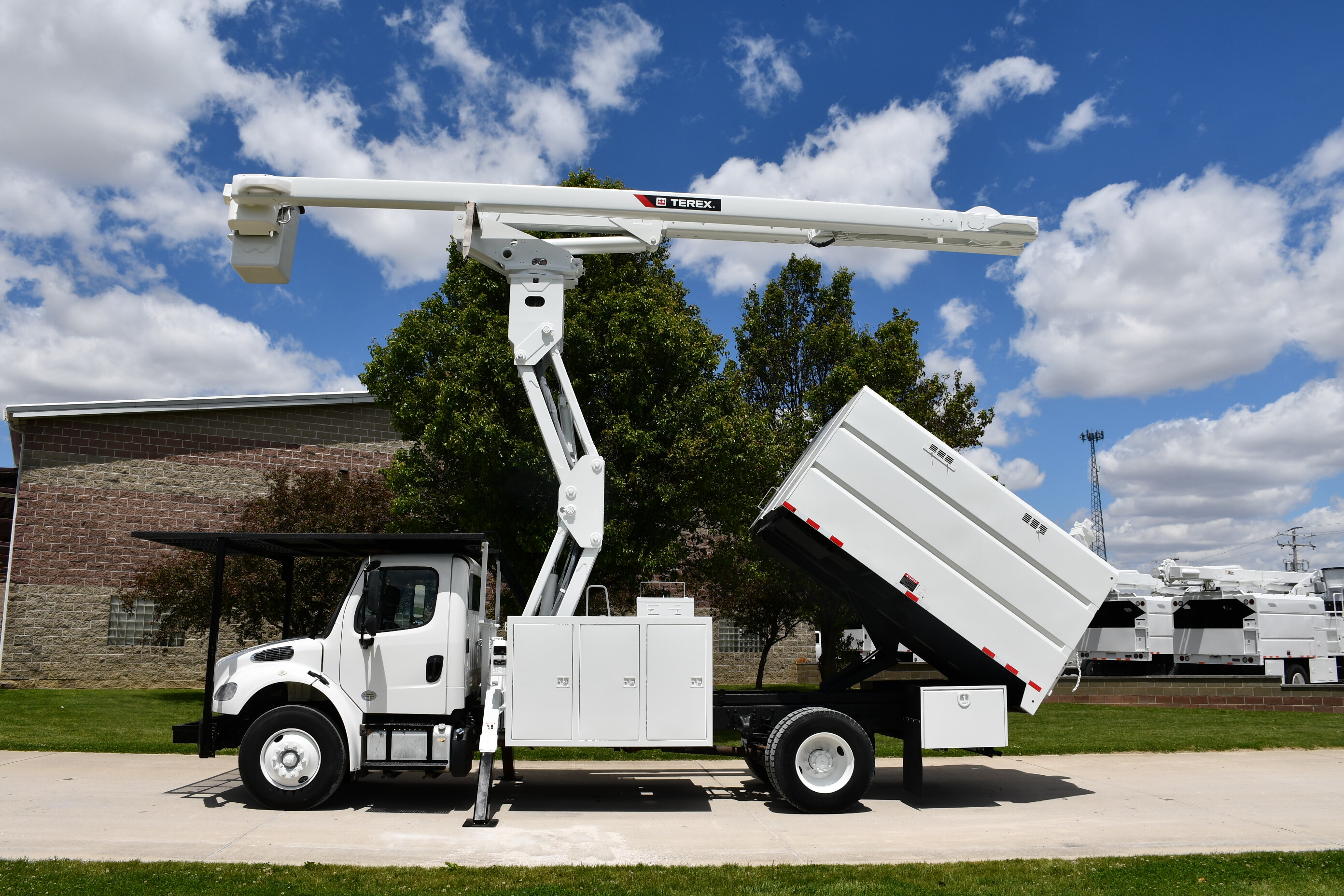 2018 FREIGHTLINER BUSINESS CLASS M2 106 in Clinton, IL