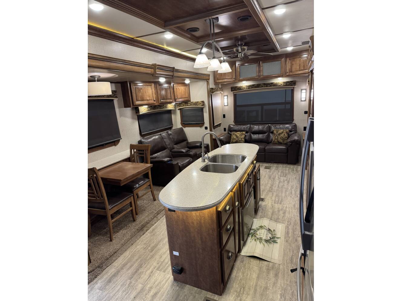 A photo of this 2017 Redwood REDWOOD 3821RL