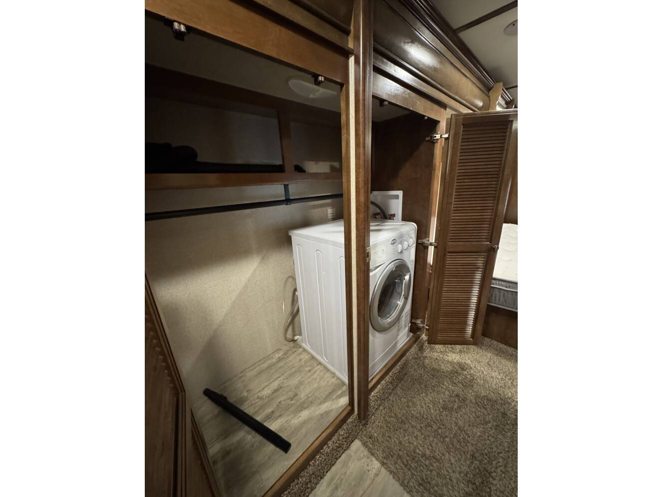 A photo of this 2017 Redwood REDWOOD 3821RL