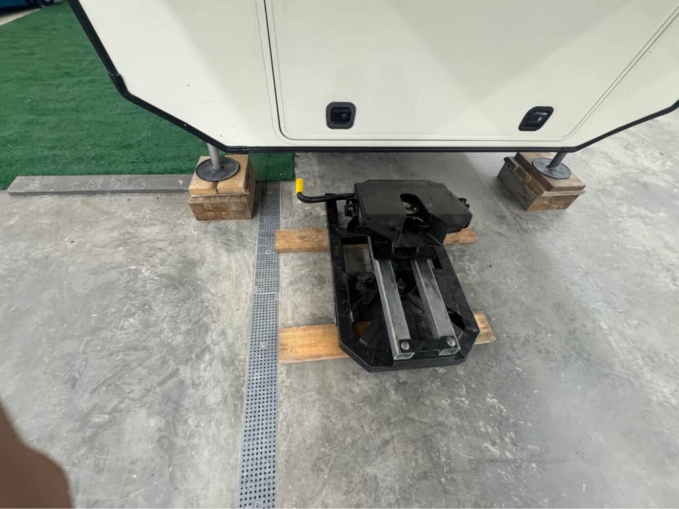 A photo of this 2017 Redwood REDWOOD 3821RL