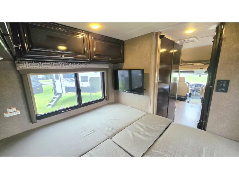 2018 THOR MOTOR COACH Synergy 24TT