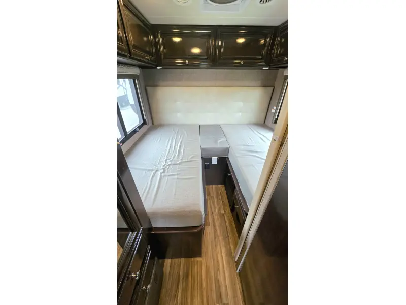 2018 THOR MOTOR COACH Synergy 24TT