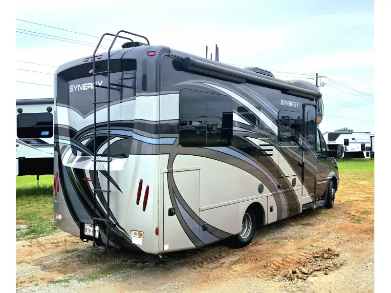 2018 THOR MOTOR COACH Synergy 24TT