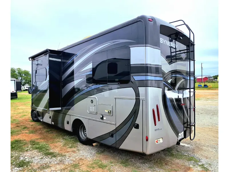 2018 THOR MOTOR COACH Synergy 24TT