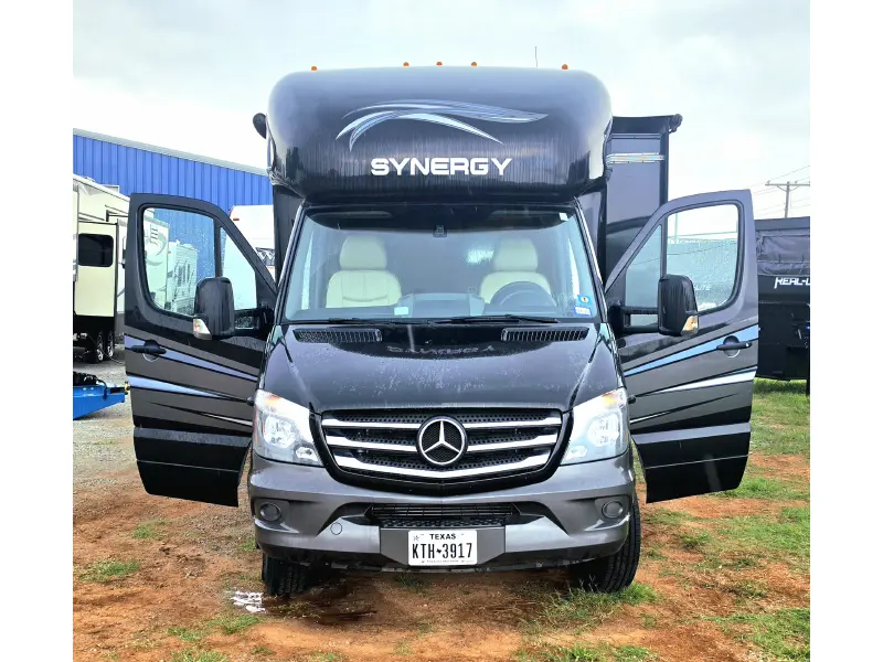 2018 THOR MOTOR COACH Synergy 24TT