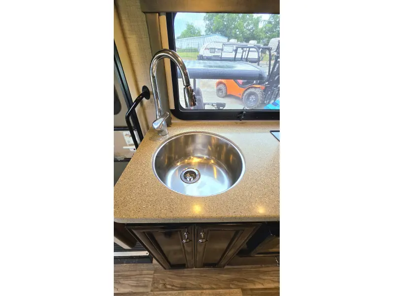 2018 THOR MOTOR COACH Synergy 24TT