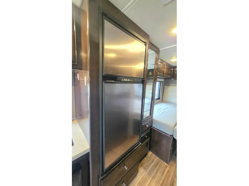 2018 THOR MOTOR COACH Synergy 24TT