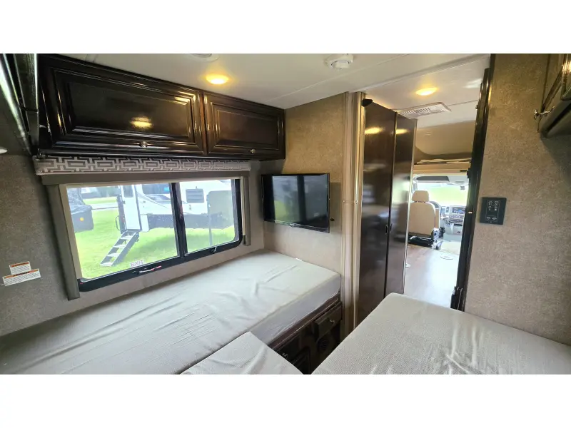 2018 THOR MOTOR COACH Synergy 24TT