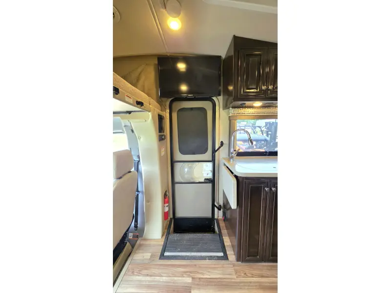 2018 THOR MOTOR COACH Synergy 24TT