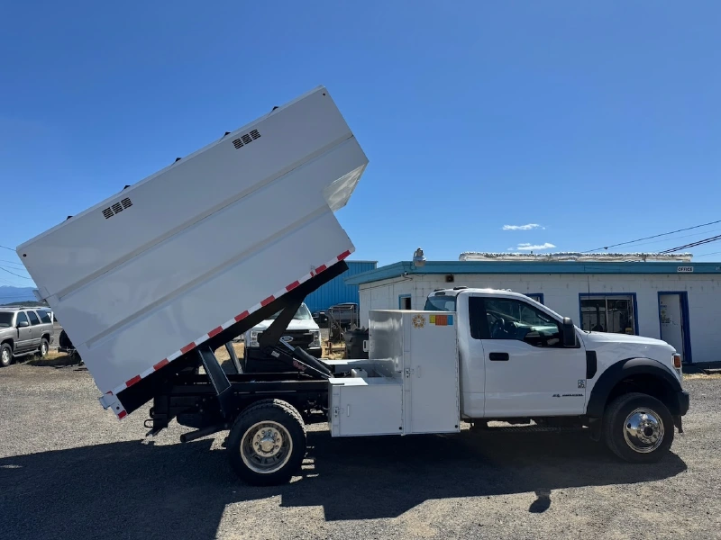 2022 FORD F550