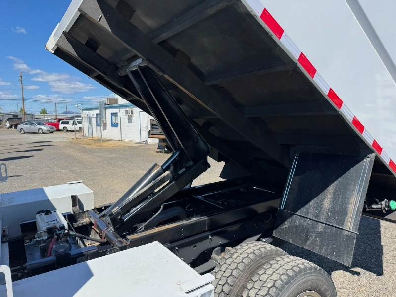 2022 FORD F550