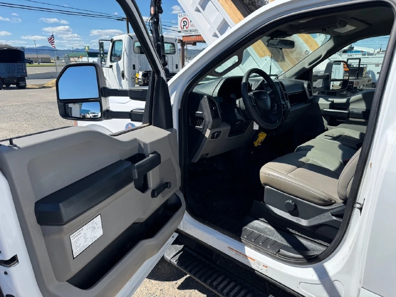 2022 FORD F550