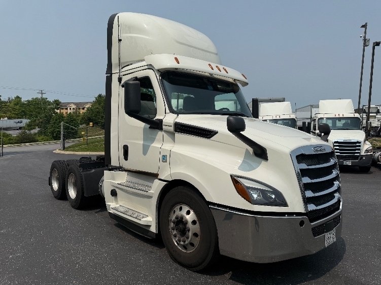 2019 FREIGHTLINER CASCADIA 126 in Jessup, MD