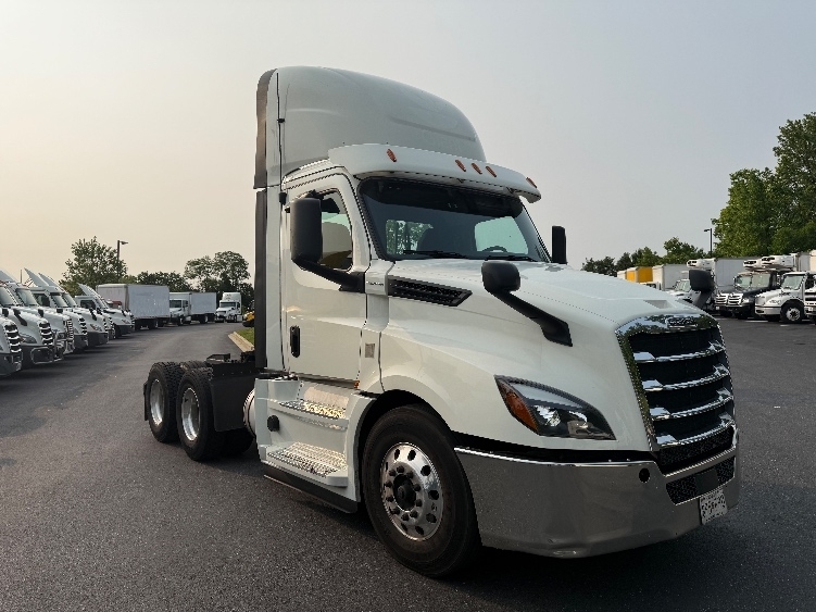 2019 FREIGHTLINER CASCADIA 126 in Baltimore, MD