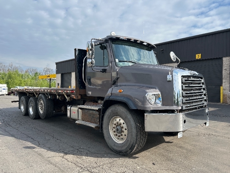 2020 FREIGHTLINER 114 SD in Jessup, PA