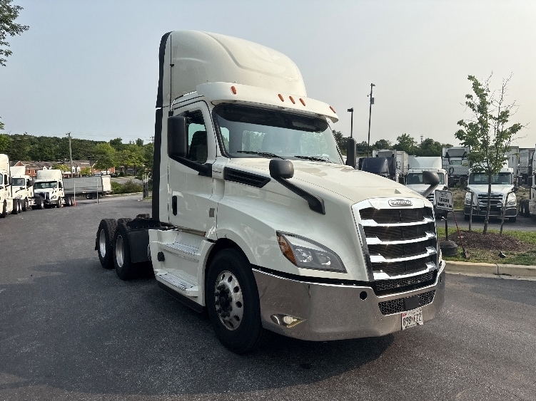2019 FREIGHTLINER CASCADIA 126 in Jessup, MD