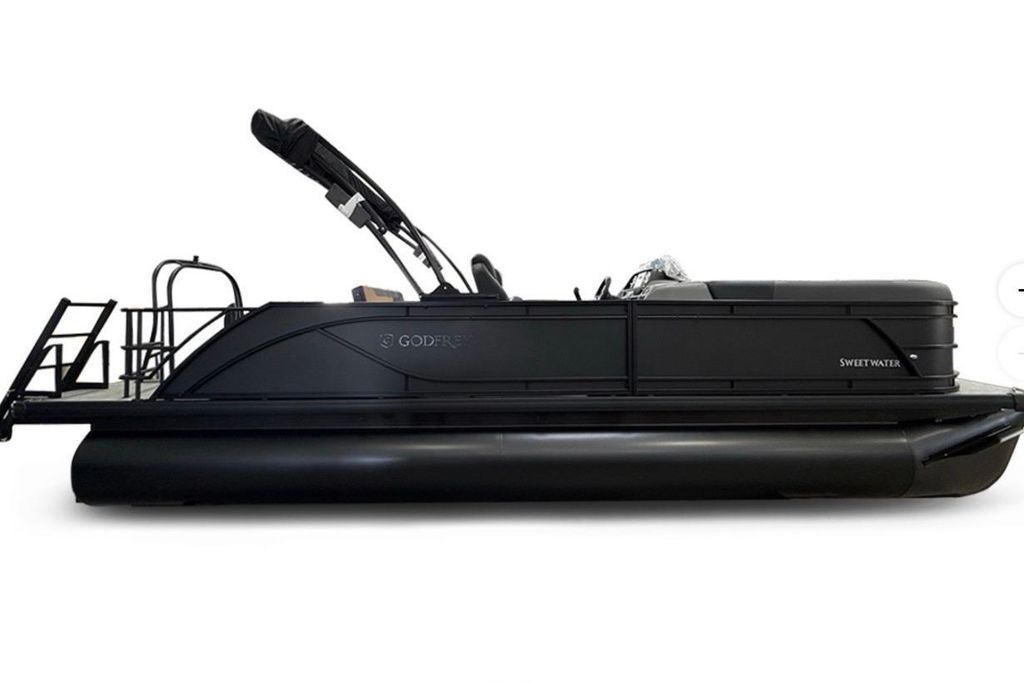 2027 Godfrey Sweetwater 22' Single Flip Lounge Tritoon - 2286 SFLC 2486 SFLC in douglasville GA