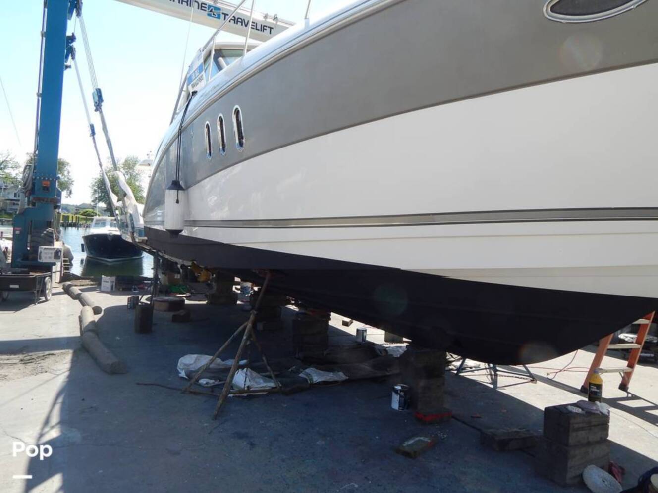 A photo of this 2007 Cruisers Yachts 390 Sports Coupe