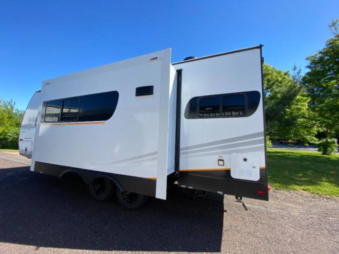 A photo of this 2026 Ember Rv E-Series 22MLQ