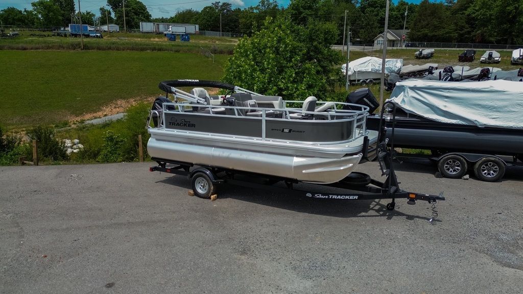 2026 Sun Tracker Bass Buggy® 16 XL Select in white bluff TN