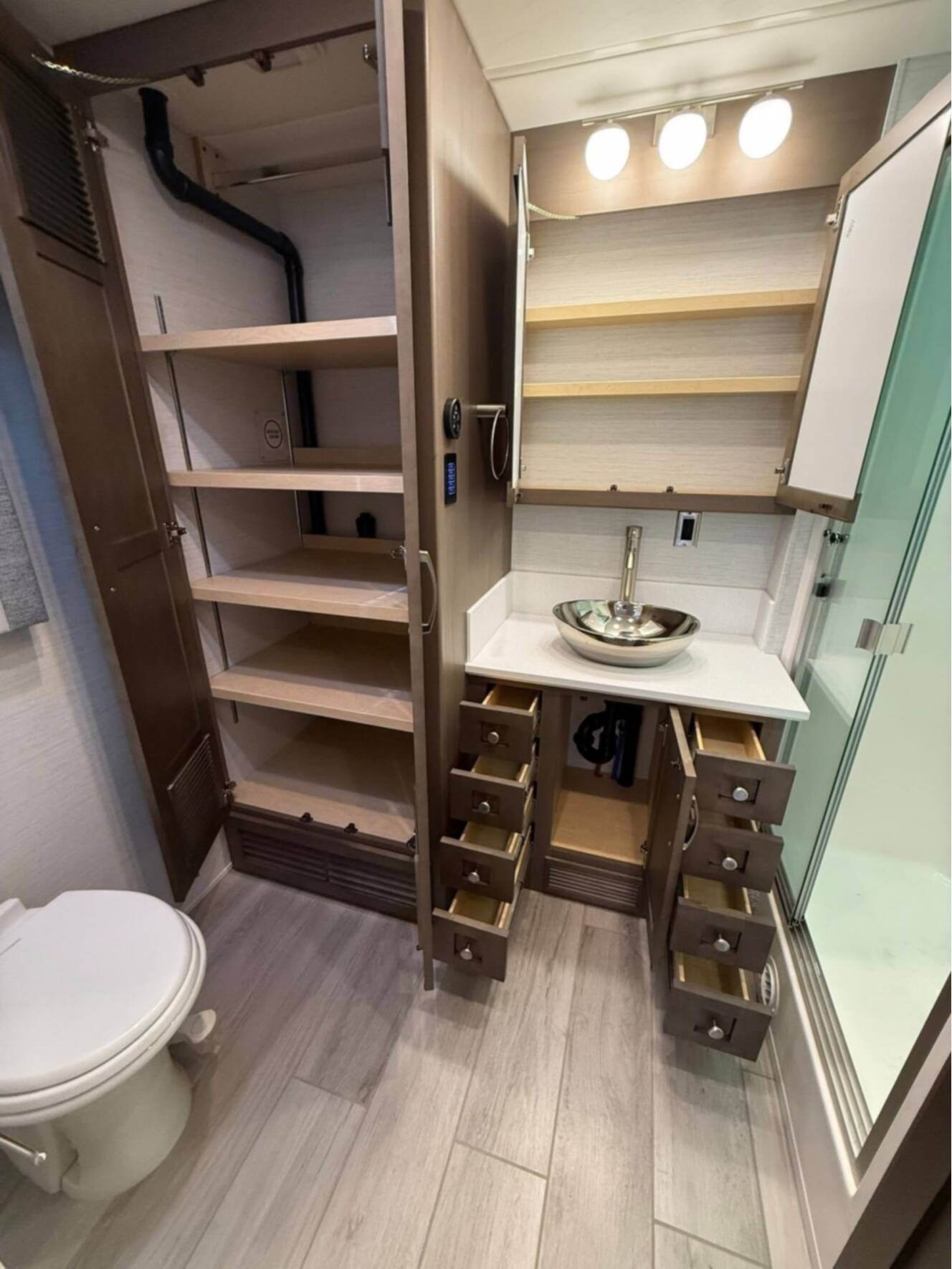 A photo of this 2026 Newmar Grand Star 3948