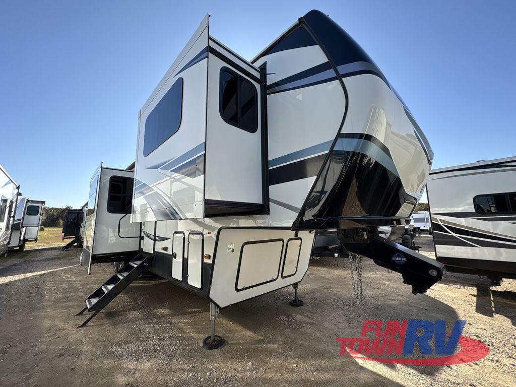 2021 Keystone Rv Montana 3761FL in wharton TX