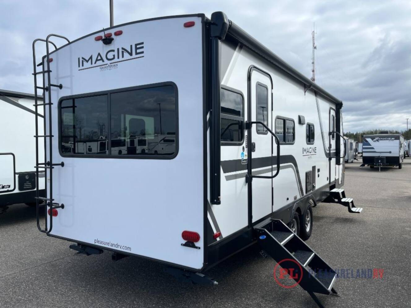A photo of this 2025 Grand Design Imagine 2500RL