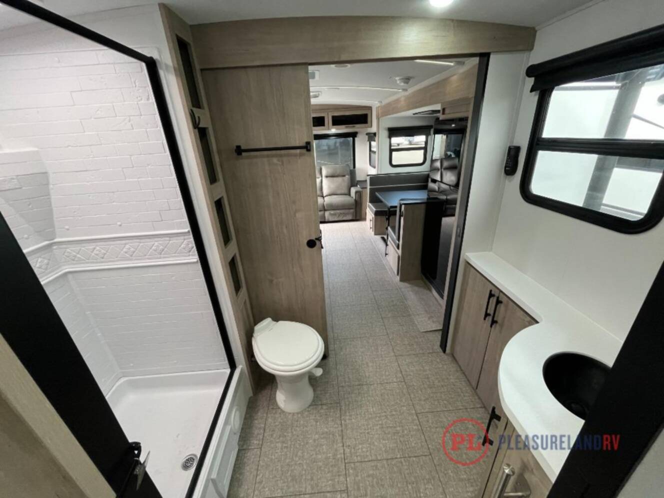 A photo of this 2025 Grand Design Imagine 2500RL