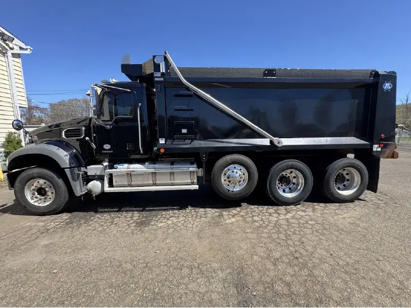 2025 Mack GR84F