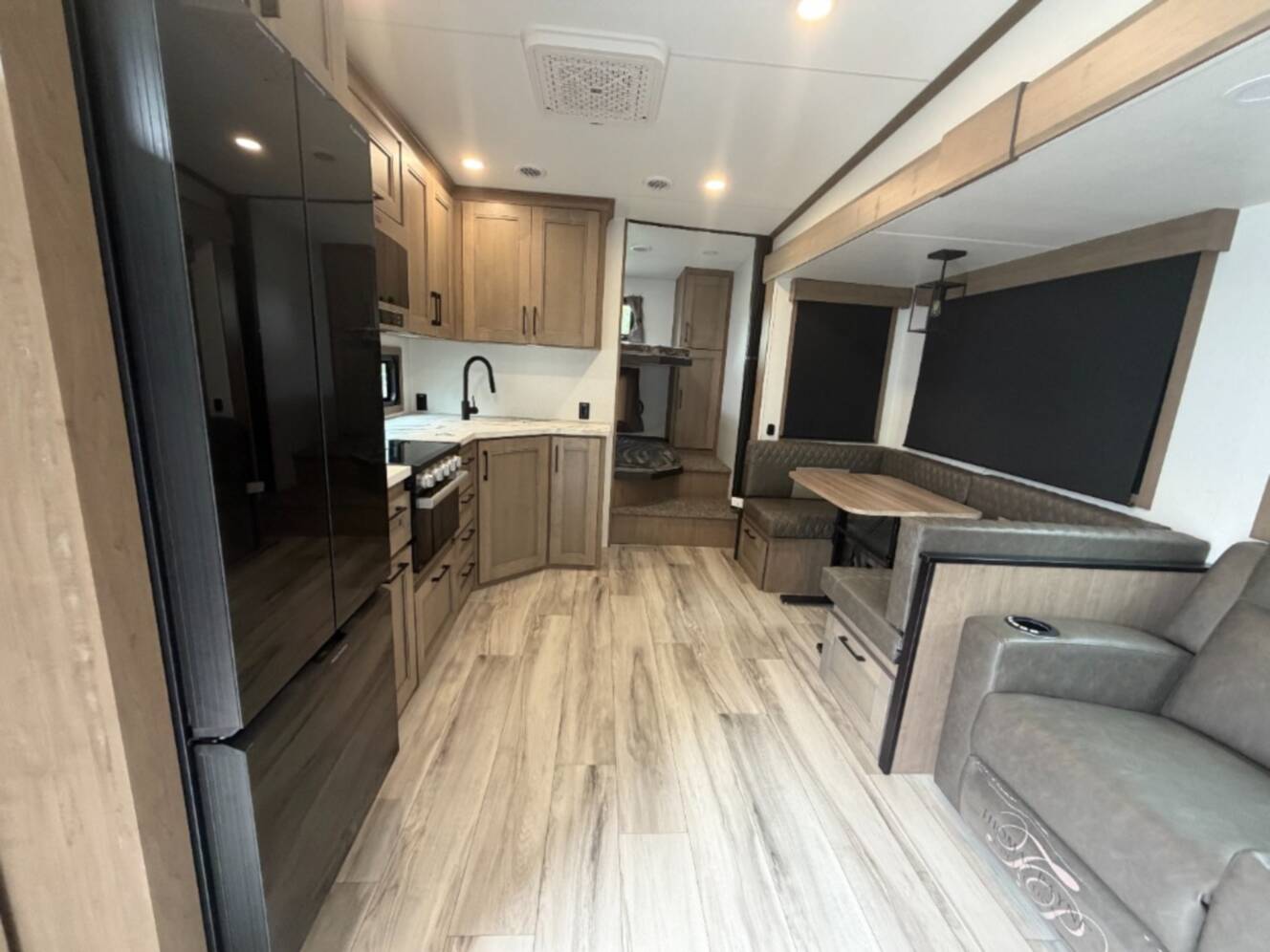 A photo of this 2026 Kz Durango Half-Ton D286BHD