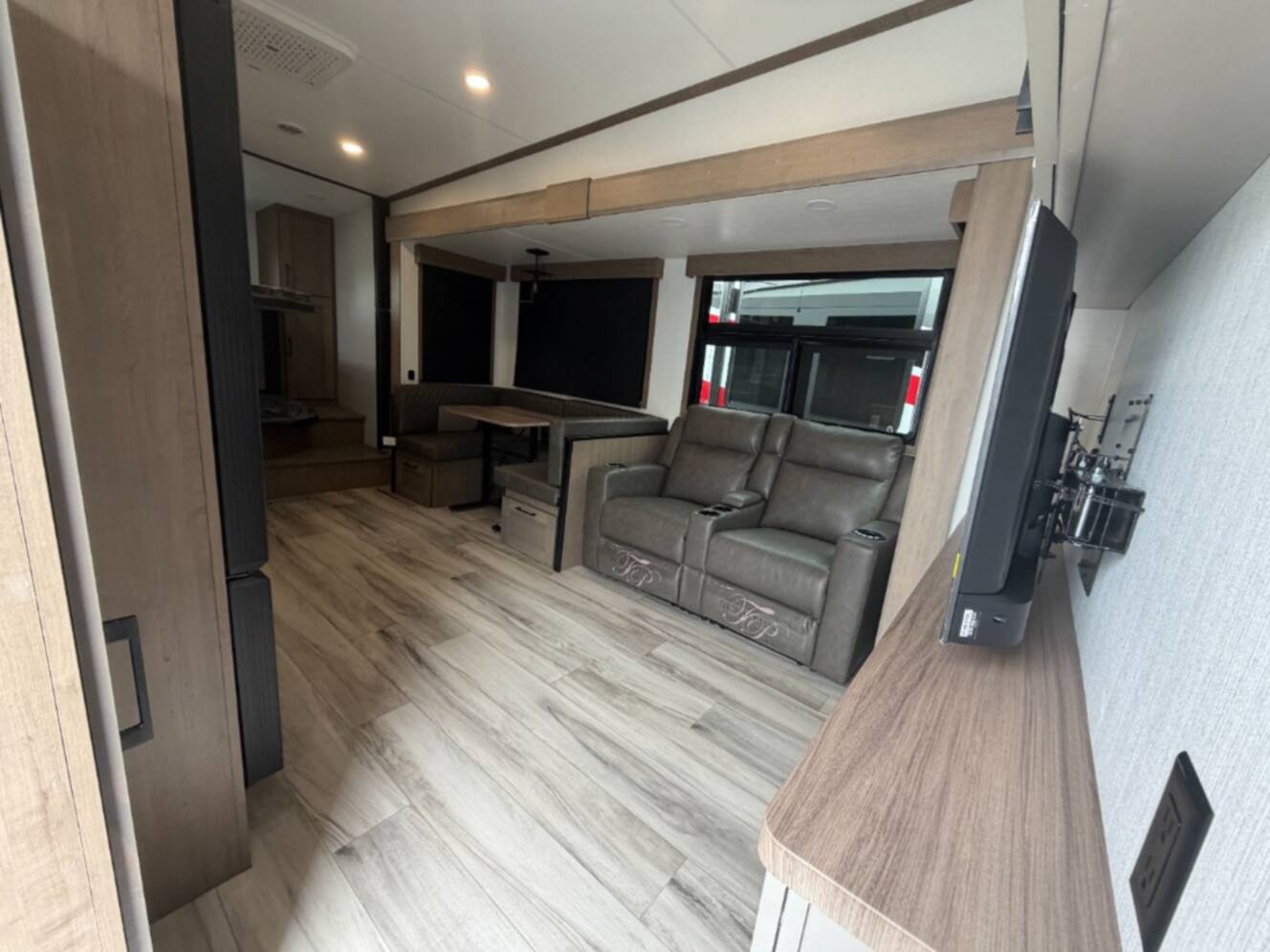 A photo of this 2026 Kz Durango Half-Ton D286BHD